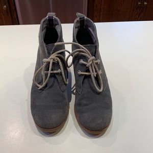 Sperry grey suede boots size 7